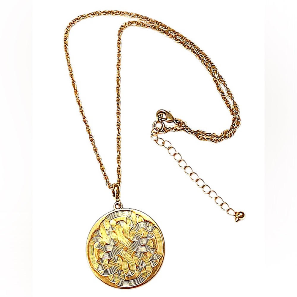 Avon Gold Medallion Necklace NR